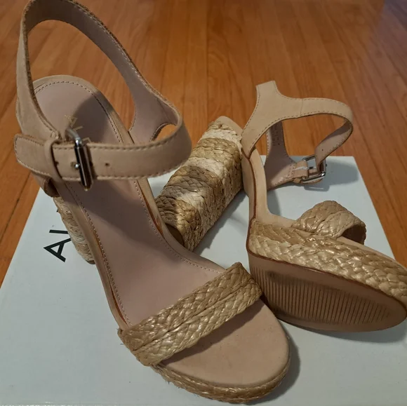 Sandals - Picture 3 of 5